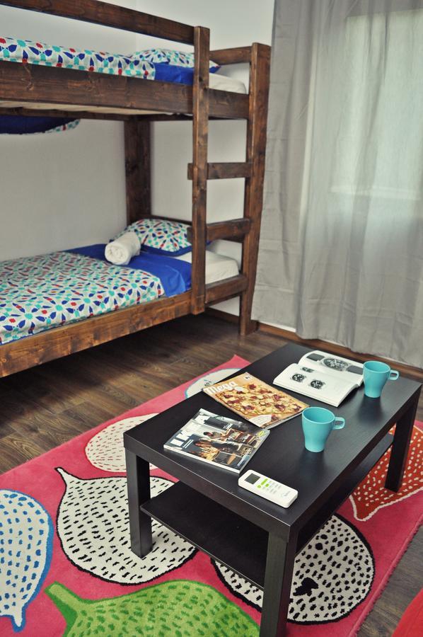 Globe Hostel Bucarest Extérieur photo