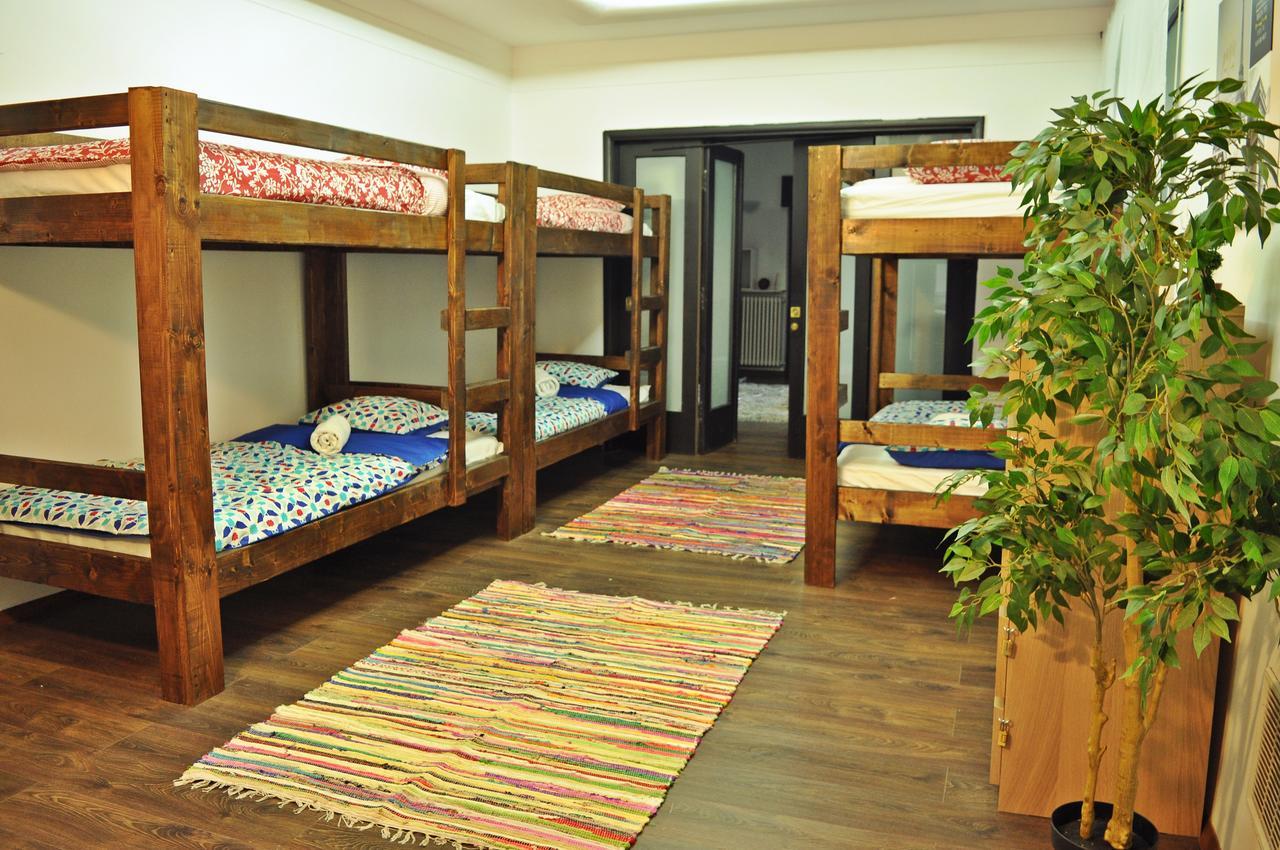 Globe Hostel Bucarest Extérieur photo