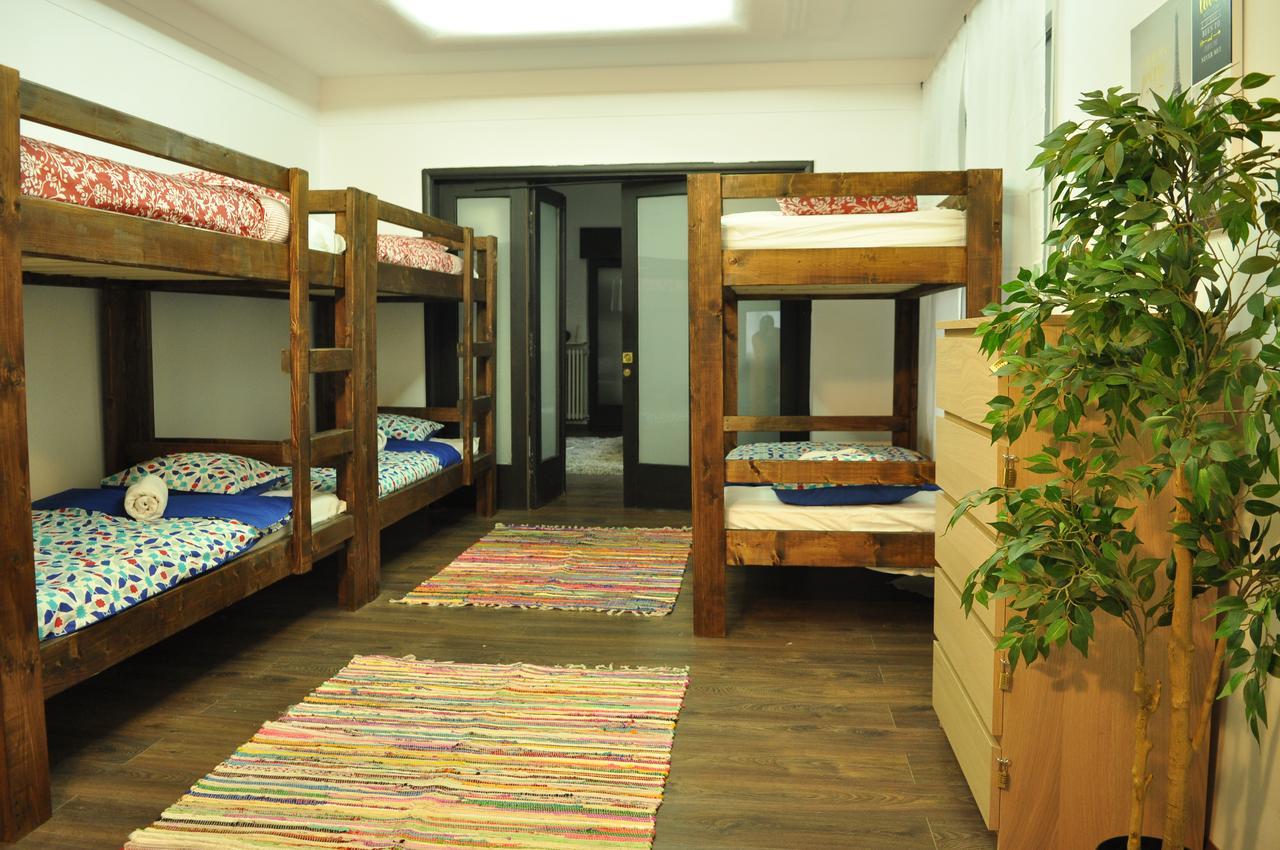 Globe Hostel Bucarest Extérieur photo